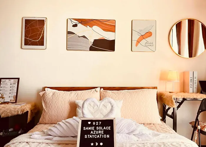 Samie's Solace-azure Staycation Station touristique *
